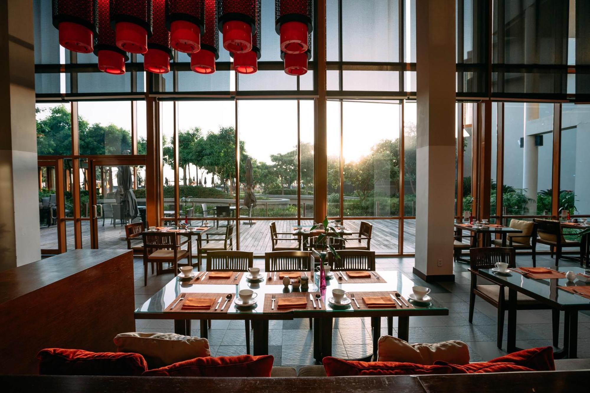 Angsana Lang Co Hotel Bagian luar foto